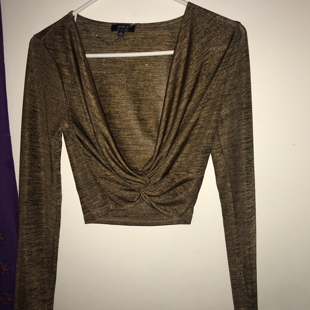 Gold crop too
